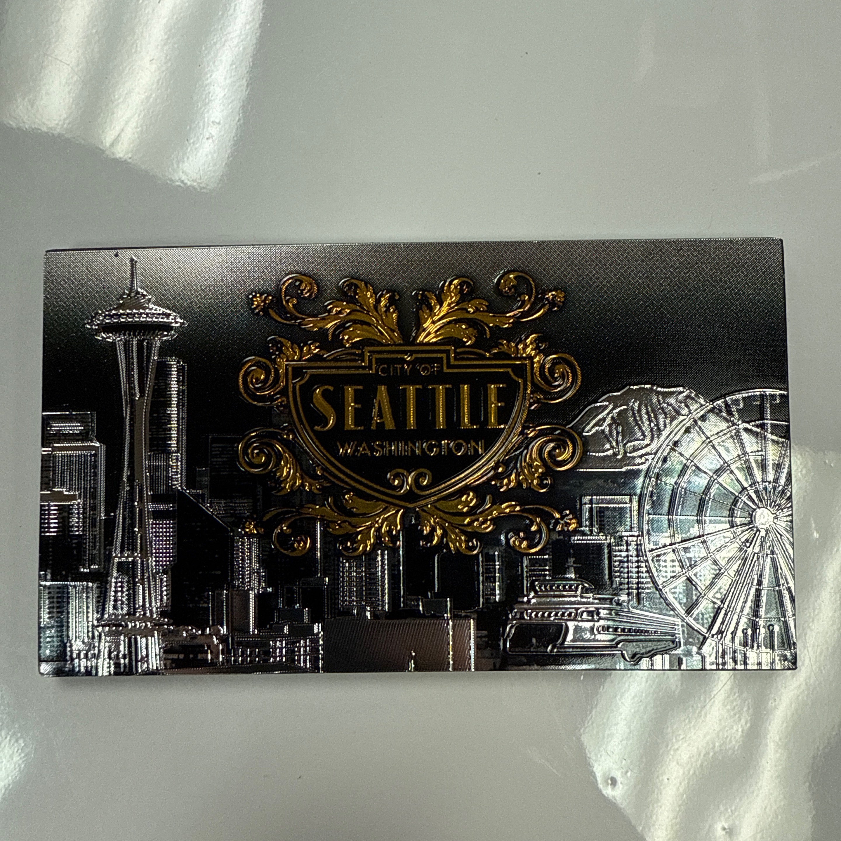 21153 SEA B&W Skyline 2 Sided Magnet
