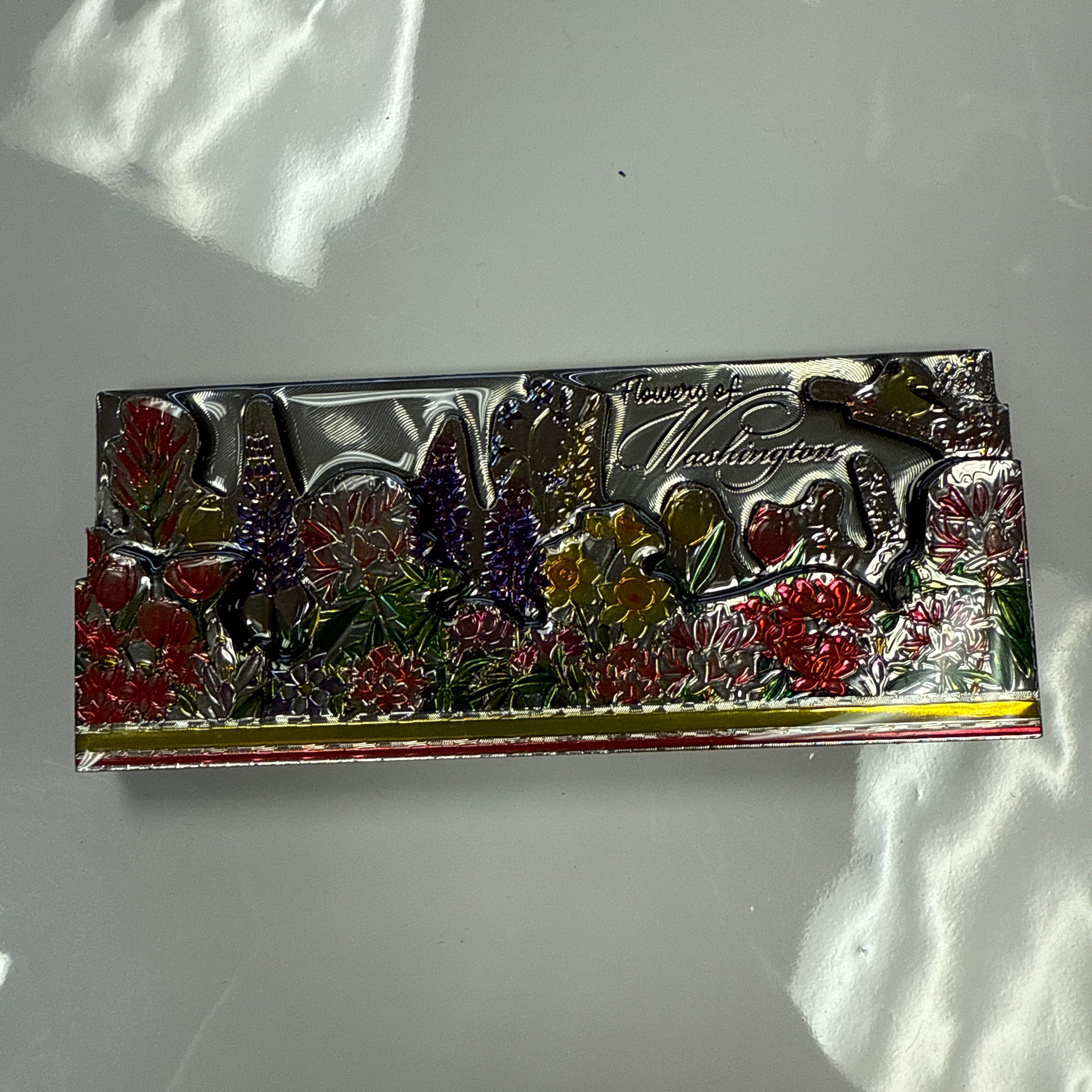 21064 flowers of washington Magnet