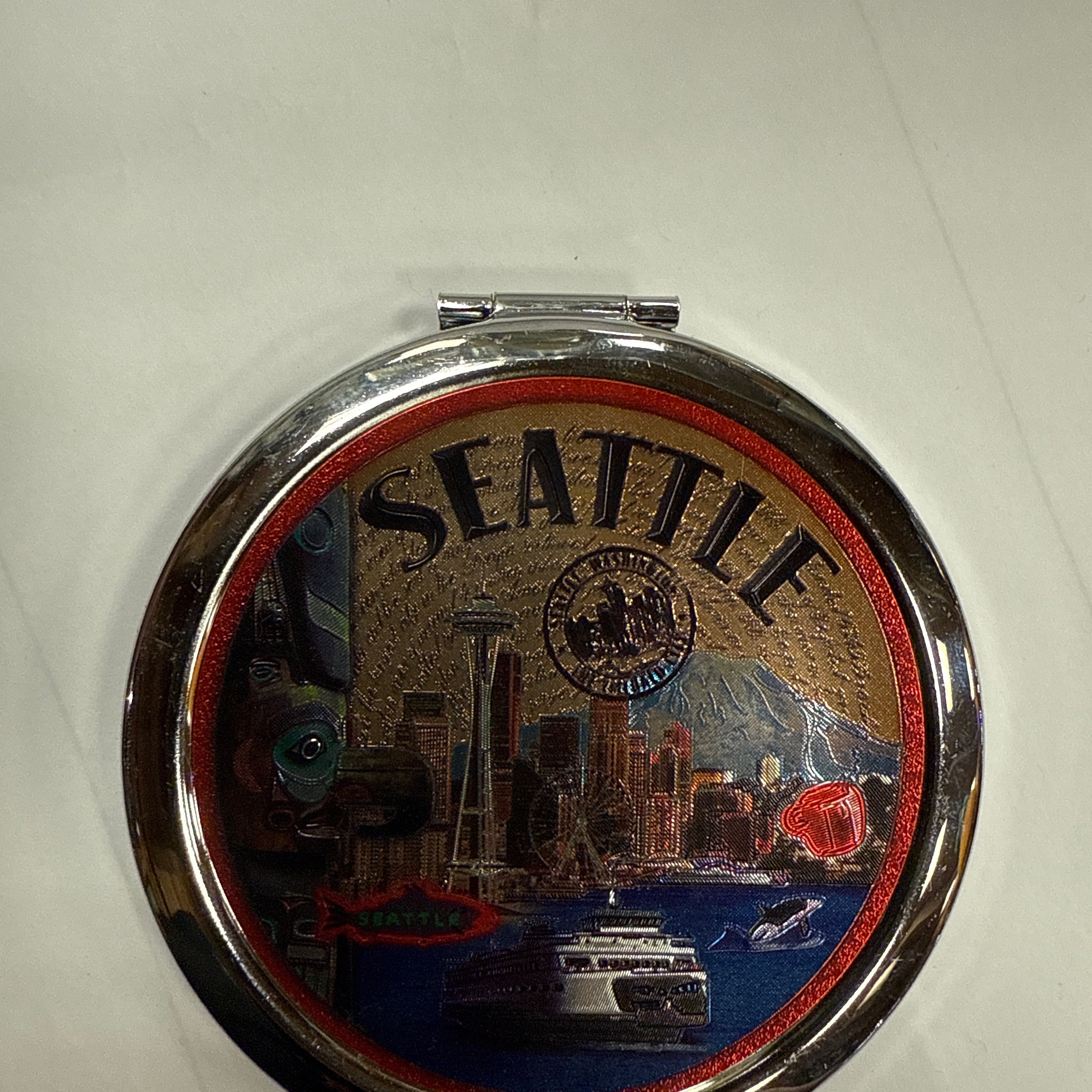 41405 Seattle Water Skyline Rnd Compact