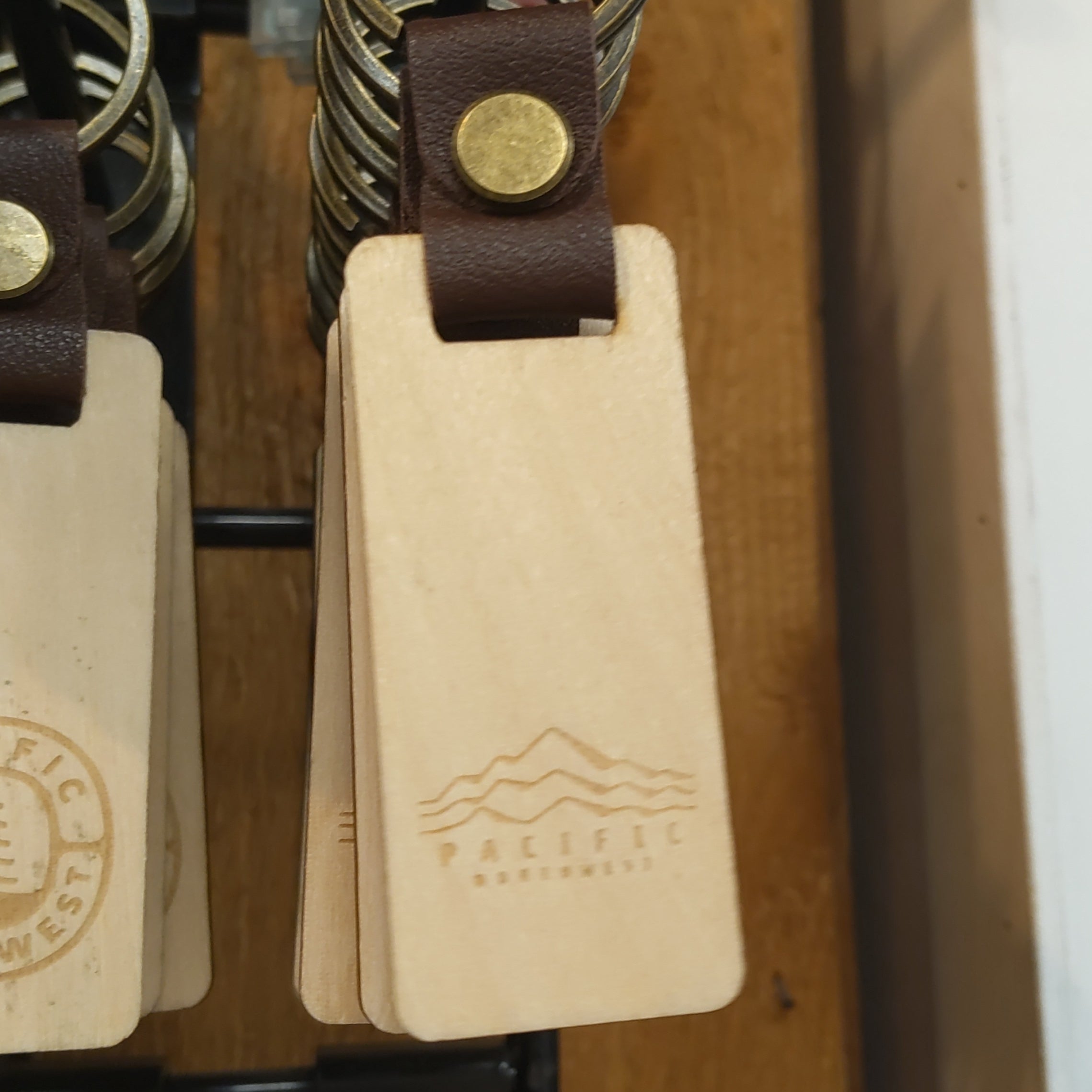 simple mountains/ sunset tree PNW Keychain