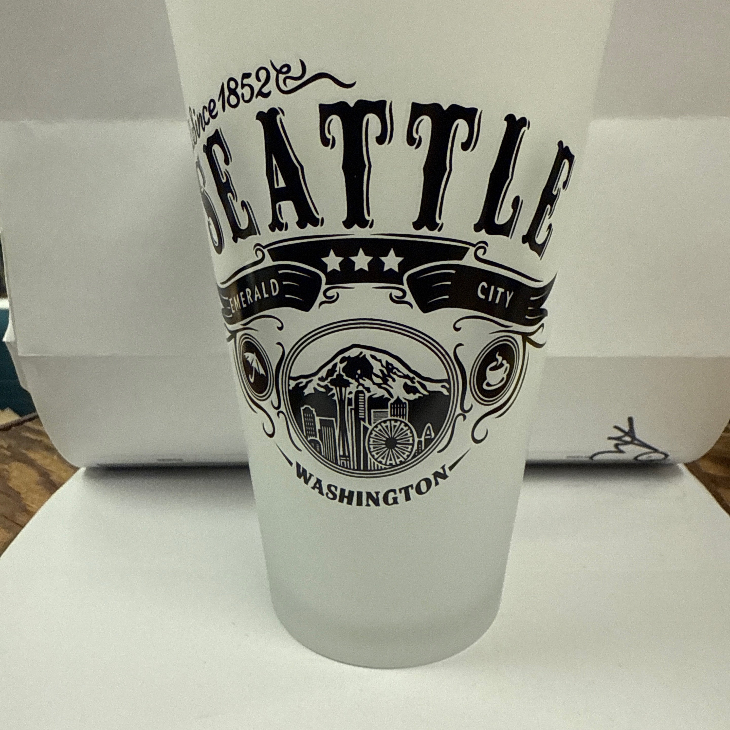 30226 Sea Wild Frosted Pint