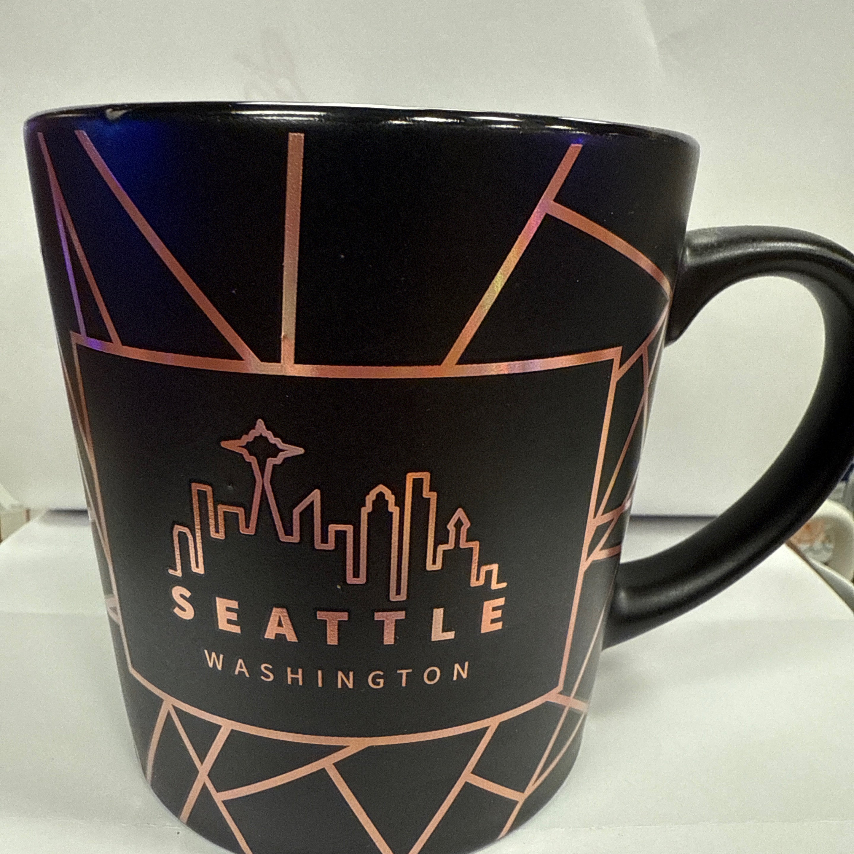 32050 Sea Rosegold Black 16Oz Mug