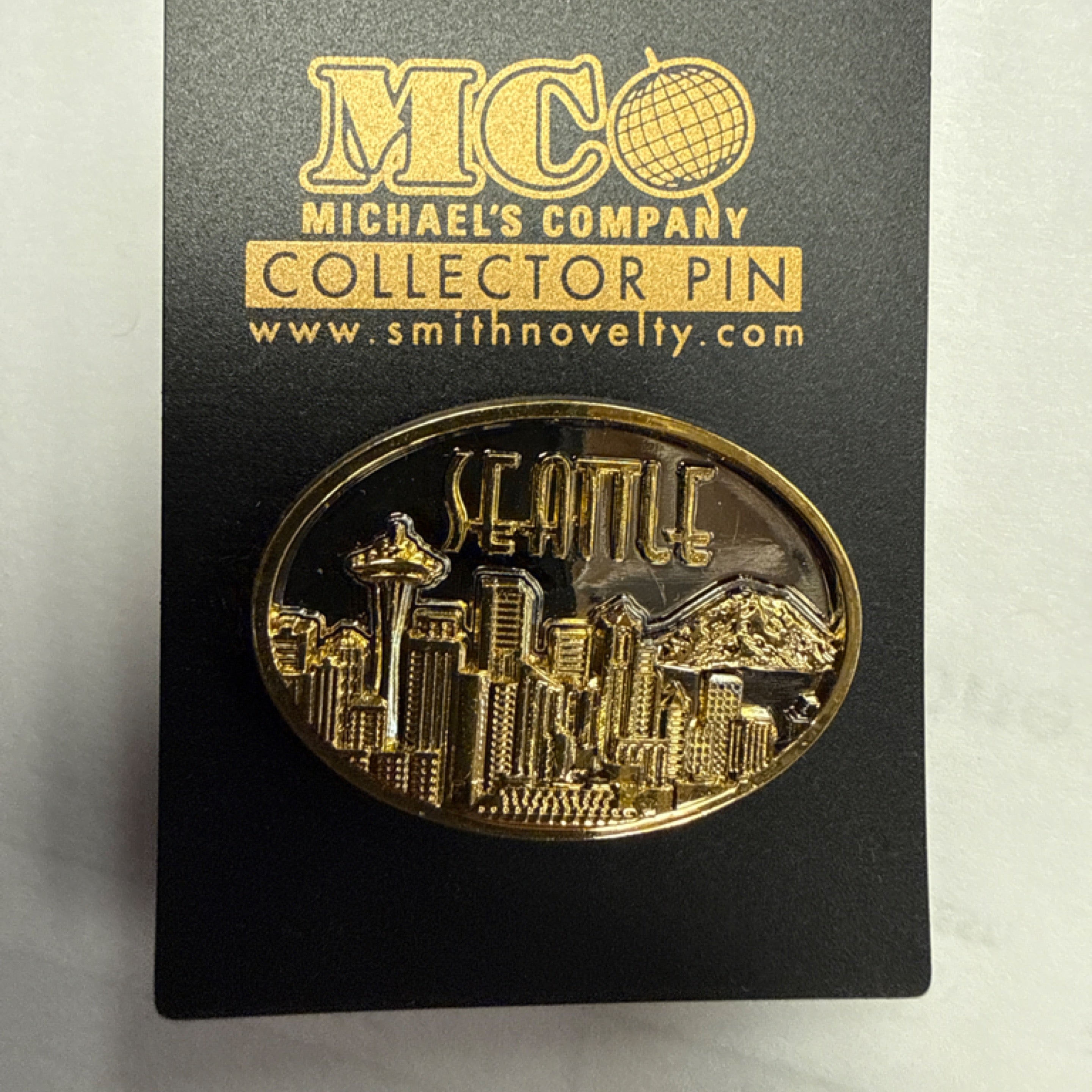 41028 Skyline Oval Gold/Pewter Pin