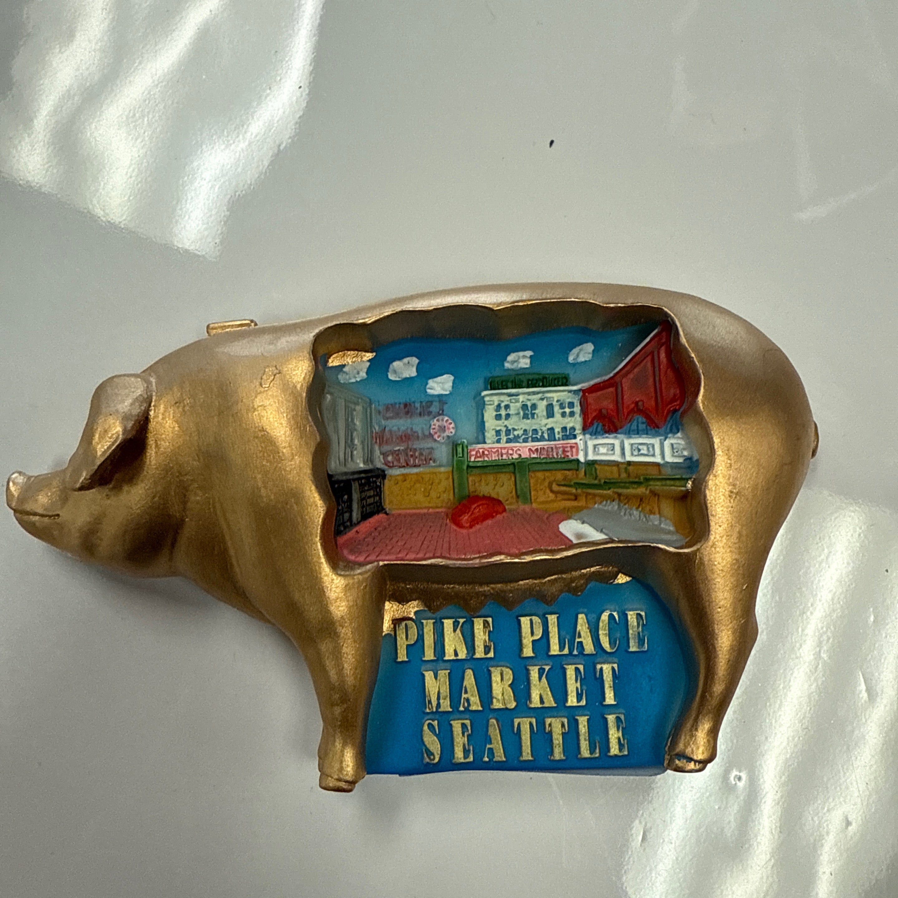44193 Gold Pig Magnet