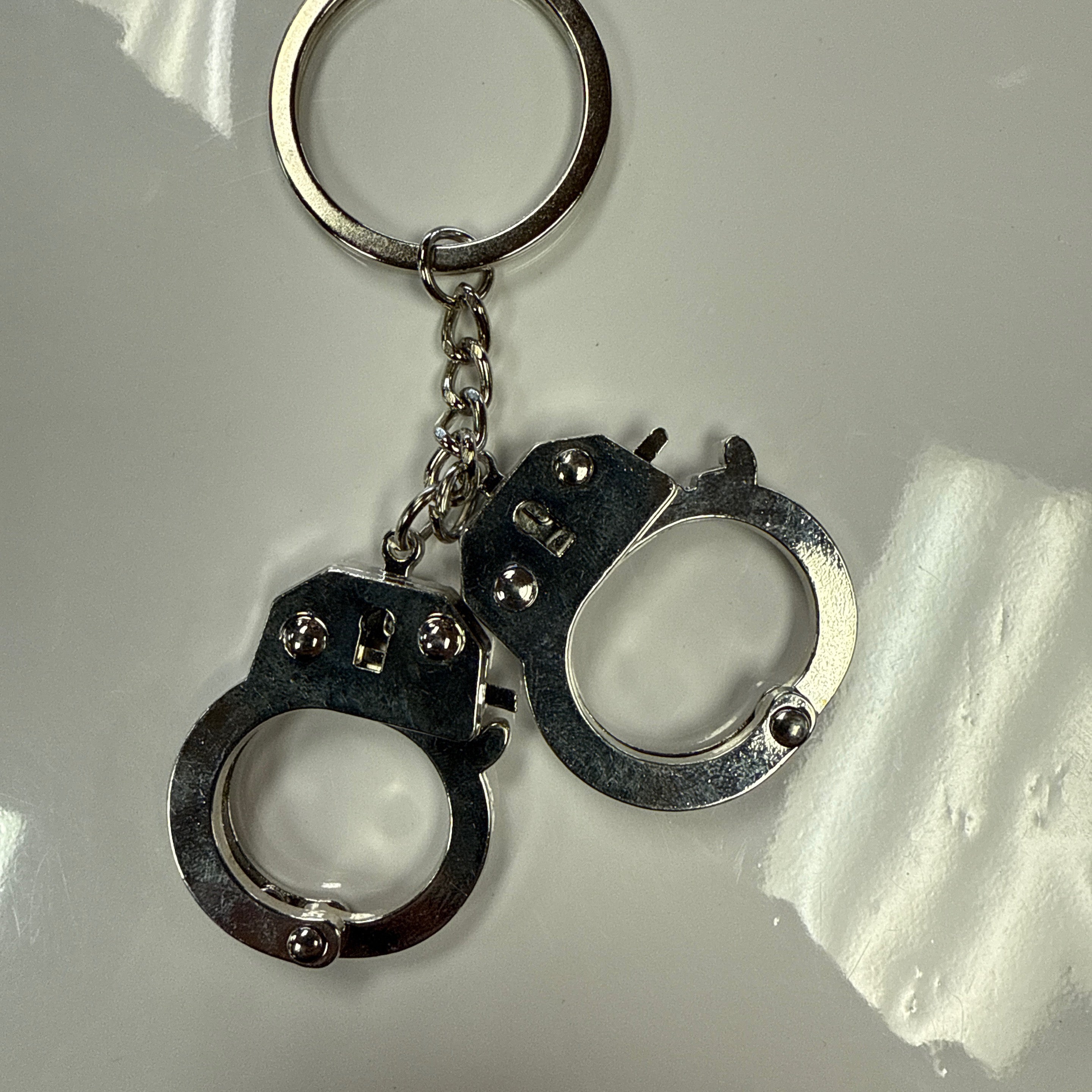 11371 Sea Handcuffs K/C
