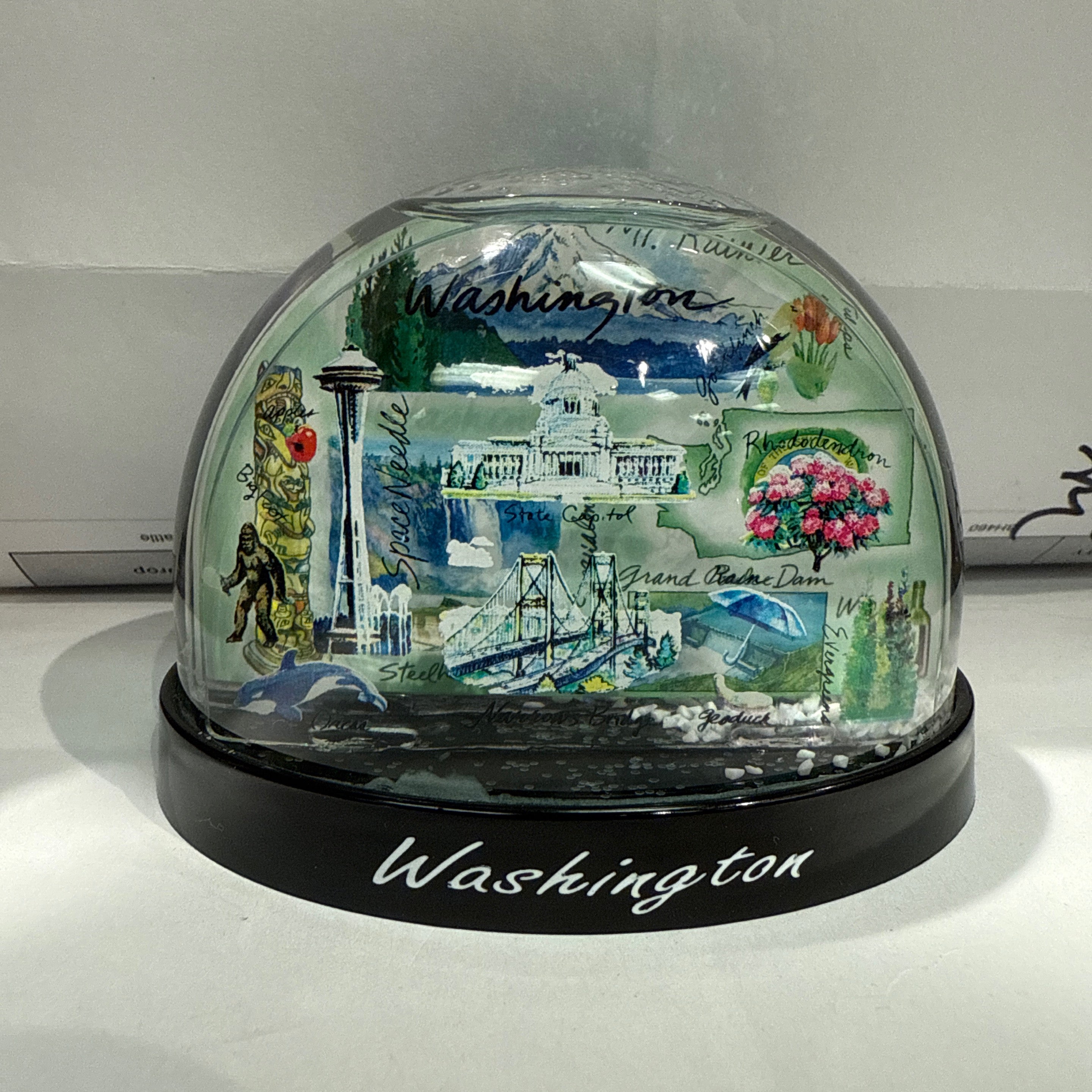 40081 Wa Kd Icons Snowglobe